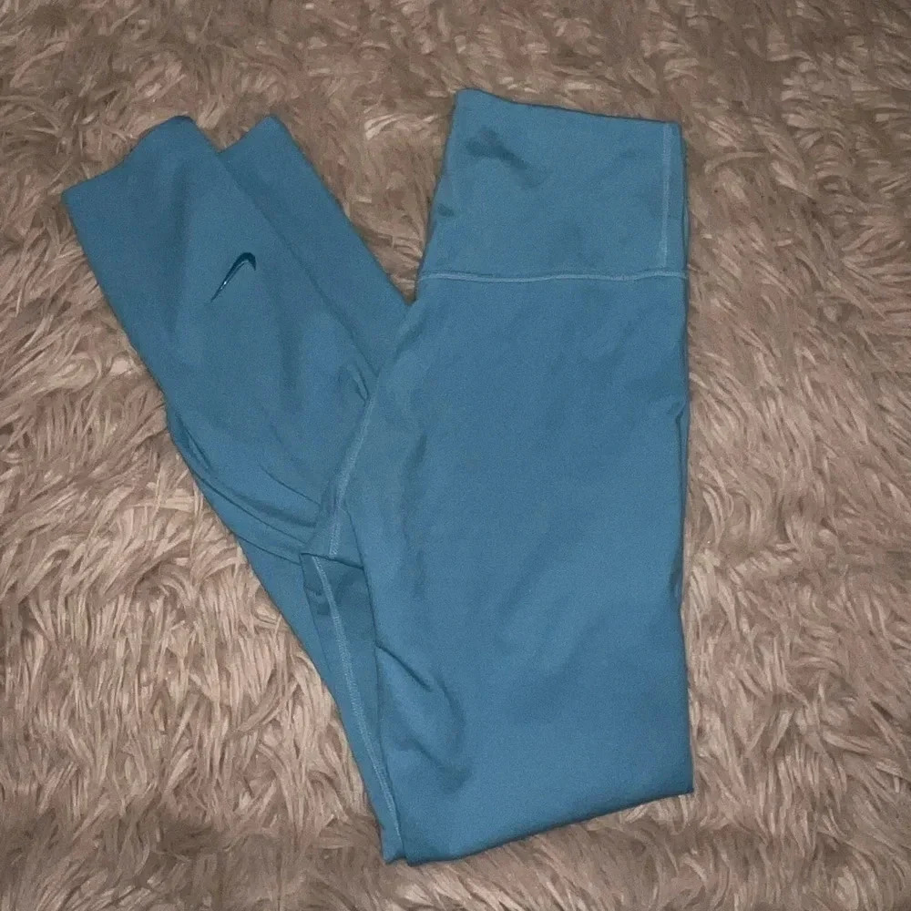 Nike size xs blue leggings similar to Nike yoga line